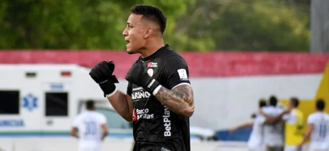 Víctor Cabezas celebró el triunfo de Pasto | Foto: VizzorImage / Andres Lopez