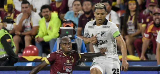 Teófilo Gutiérrez, convocado por Mayer Candelo para el partido. / Foto: VizzorImage - Gabriel Aponte