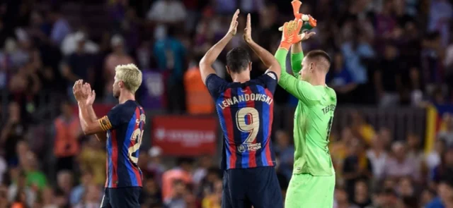 Robert Lewandowski marcó doblete en la victoria contra Real Valladolid. / Foto: AFP.