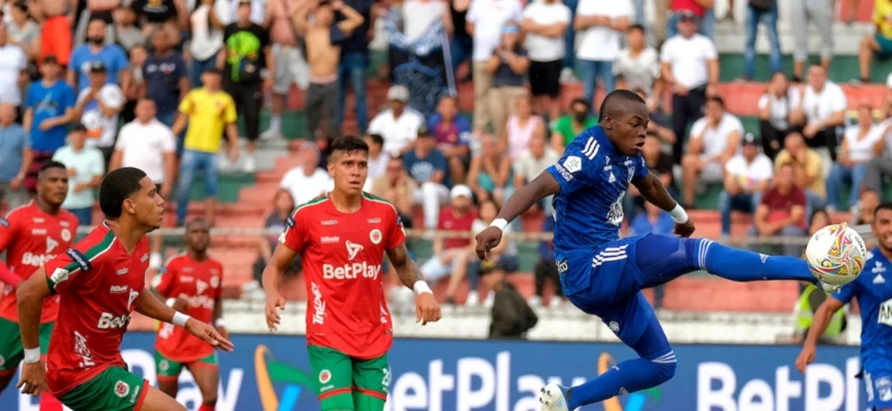 Andrés Gómez anotó el doblete que sumó en la victoria de Millonarios. / Foto: VizzorImage / Juan Jose Horta