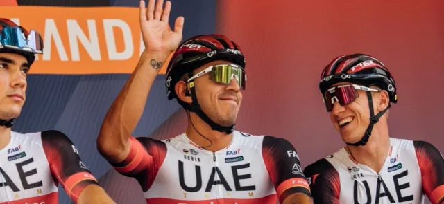 Molano llegó con una diferencia de 4 segundos con respecto a Bennet. / Foto: Twitter @TeamEmiratesUAE