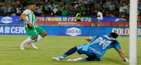 Viera respondió porqué pidió a Jarlan Barrera patear el penal. / Foto: VizzorImage - Donaldo Zuluaga