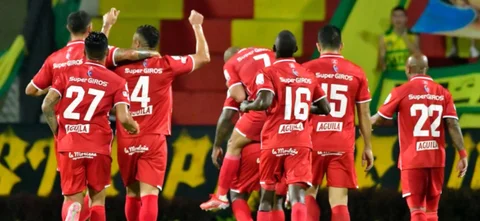 América se mantiene invicto en la Liga BetPlay | Foto: VizzorImage / Jaime Moreno