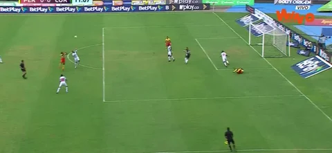 Así fue la atajada del arquero Hernández en contra de Pereira