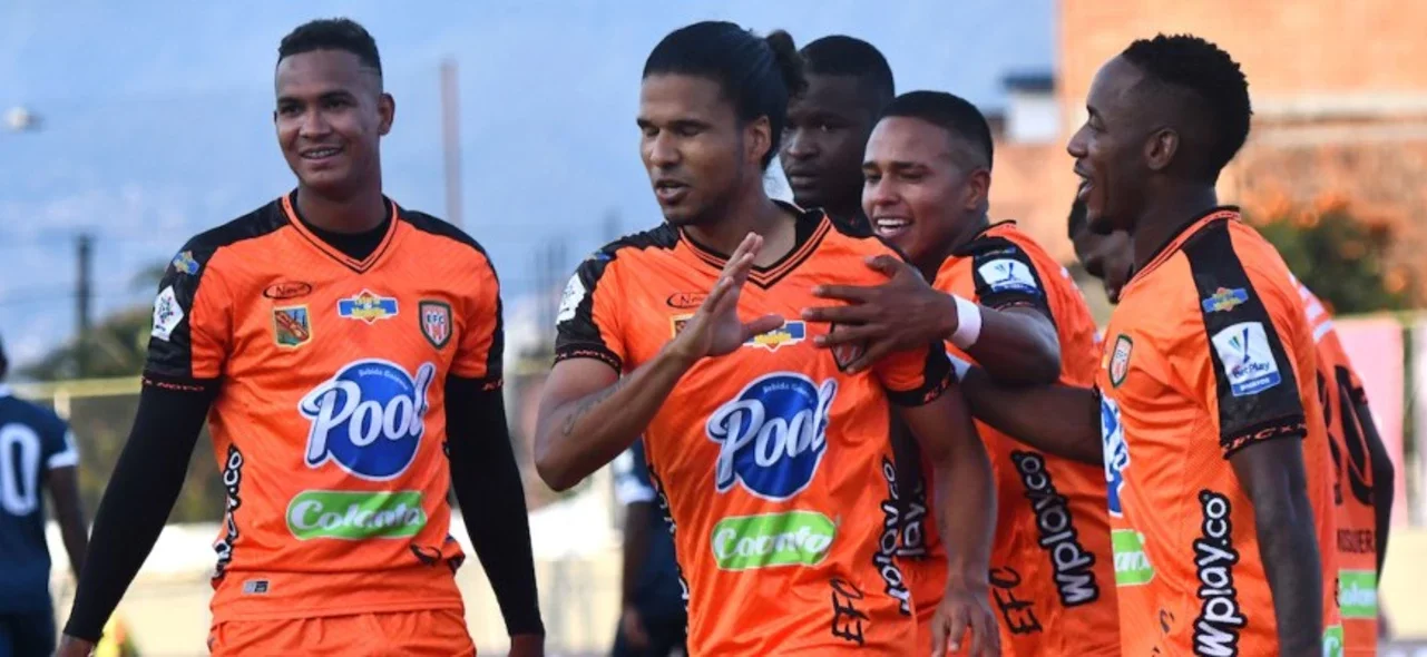 Envigado celebró ante Bucaramanga | Foto: VizzorImage / Luis Benavides