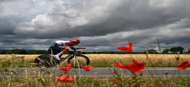 Molano con el equipo UAE Emirates Team registró uno de los cinco mejores tiempos. / Foto: AFP.