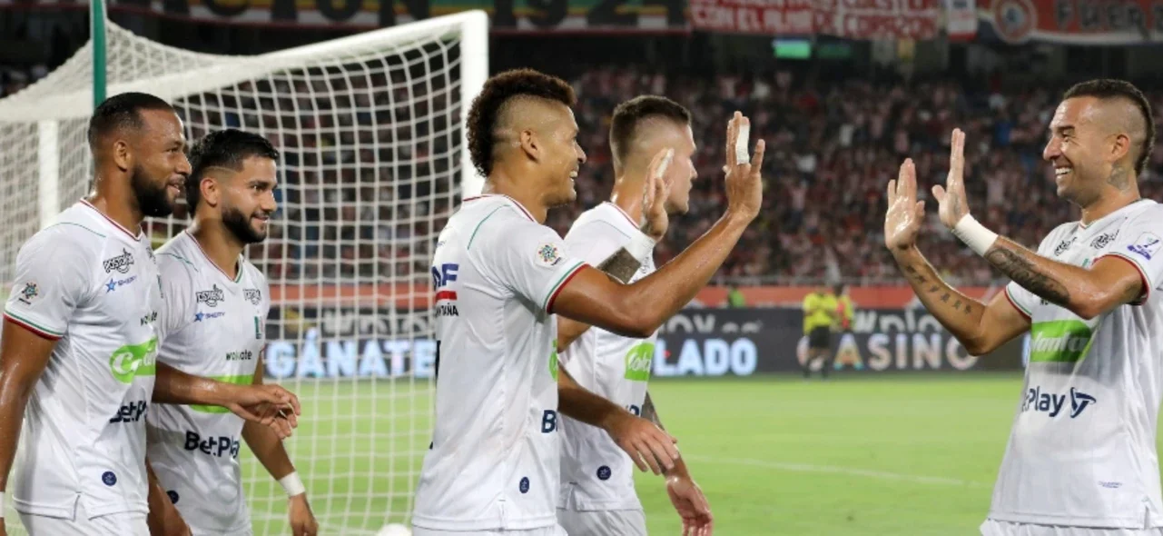 Once Caldas venció a Junior en el Metropolitano. Foto: VizzorImage / Jairo Cassiani