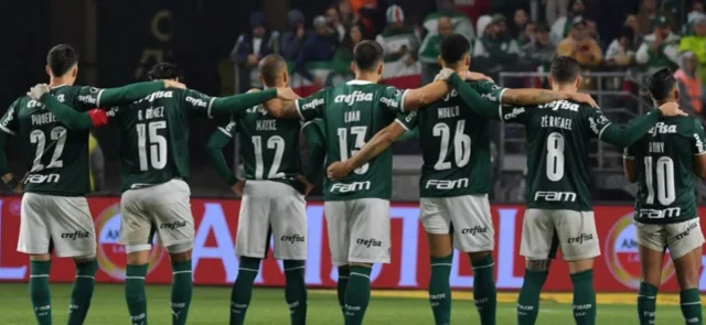 Palmeiras pasó a la semifinal de la Libertadores con 9 hombres en la cancha. / Foto: AFP.
