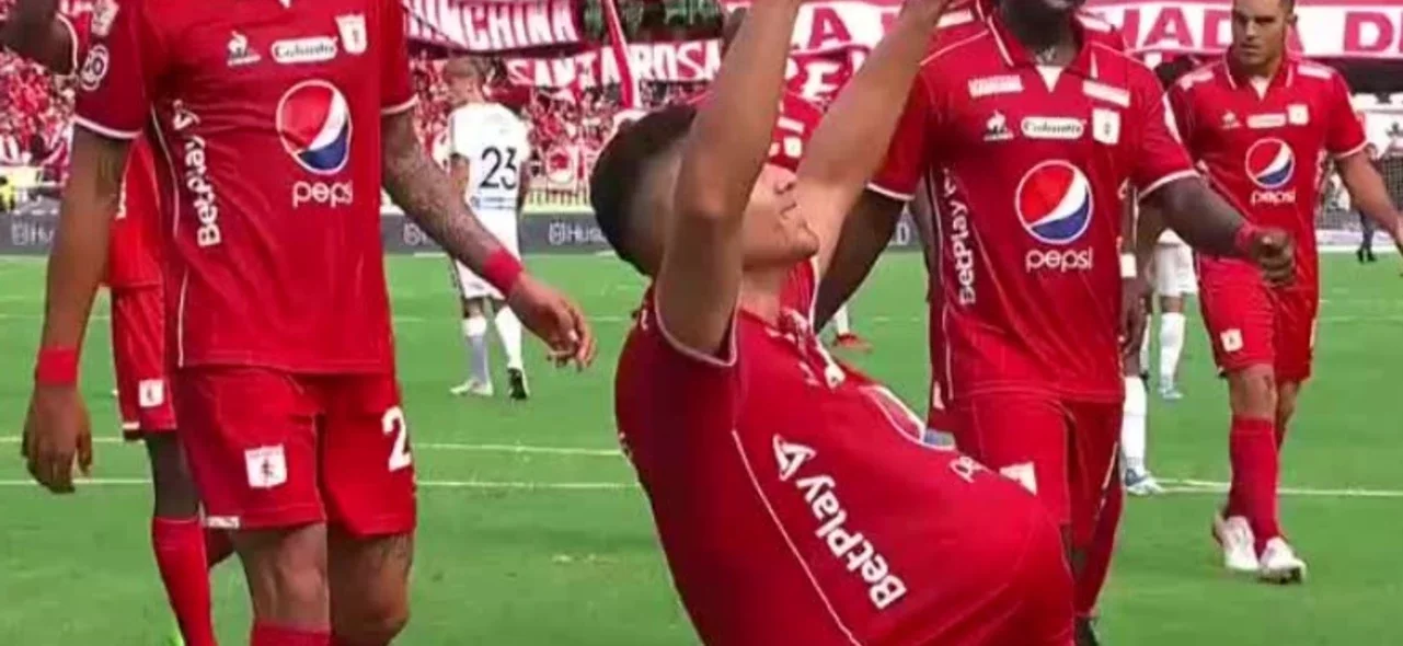 Golazo de Carlos Sierra