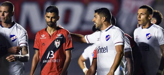 Luis Suárez se despide de la Sudamericana / AFP