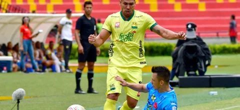 Bucaramanga derrotó a Alianza. Foto: VizzorImage / Jaime Moreno