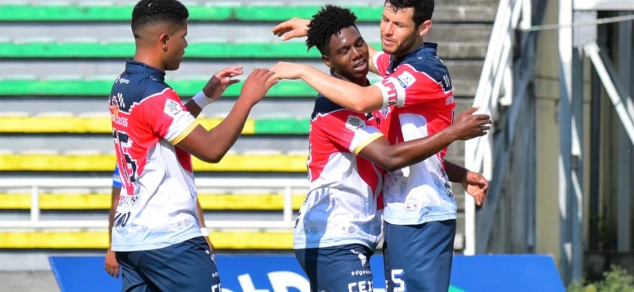 Goleada de Fortaleza 0-4 sobre Orsomarso -VizzorImage / Jorge Rotavinsky