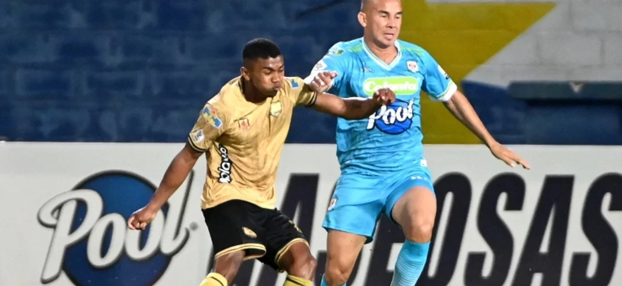 Jaguares y Águilas Doradas. Foto: VizzorImage / Andres Lopez