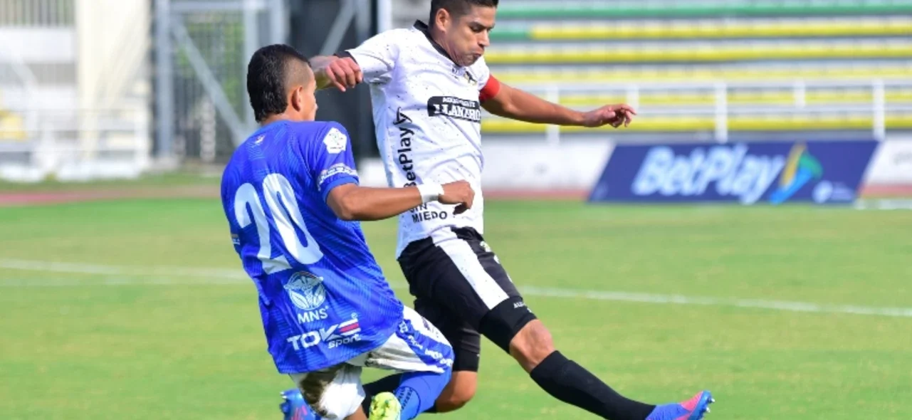 Empate 2-2 entre Orsomarso y Llaneros- VizzorImage / Jorge Rotavinsky