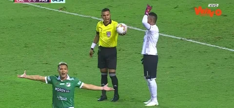 ¡Con lupa! Mira aquí la acción por la que no fue penal para Cali ante Pasto
