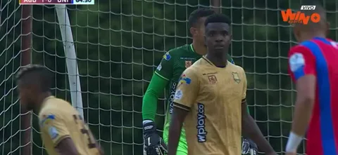 ¡Atajada de Contreras! Unión busca su primer gol ante Águilas