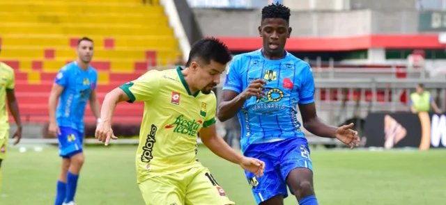 Bucaramanga se quedó con los 3 puntos tras una remontada ante Alianza Petrolera. / Foto: VizzorImage - Jaime Moreno