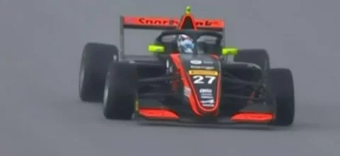 Sebastián Montoya tuvo un choque con Paul Aron