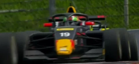 Sebastián Montoya, 17 en la carrera 2 de la Fórmula Regional Europa en Austria