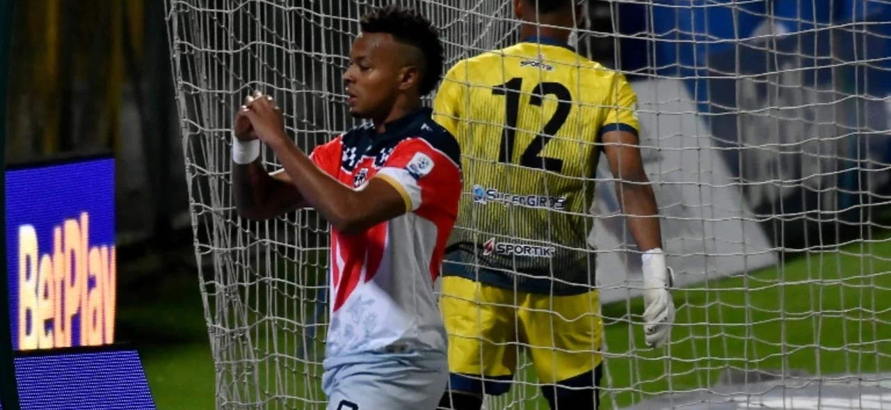 Triunfo 3-0 para Fortaleza sobre Barranquilla VizzorImage / Edgar Cusgüen