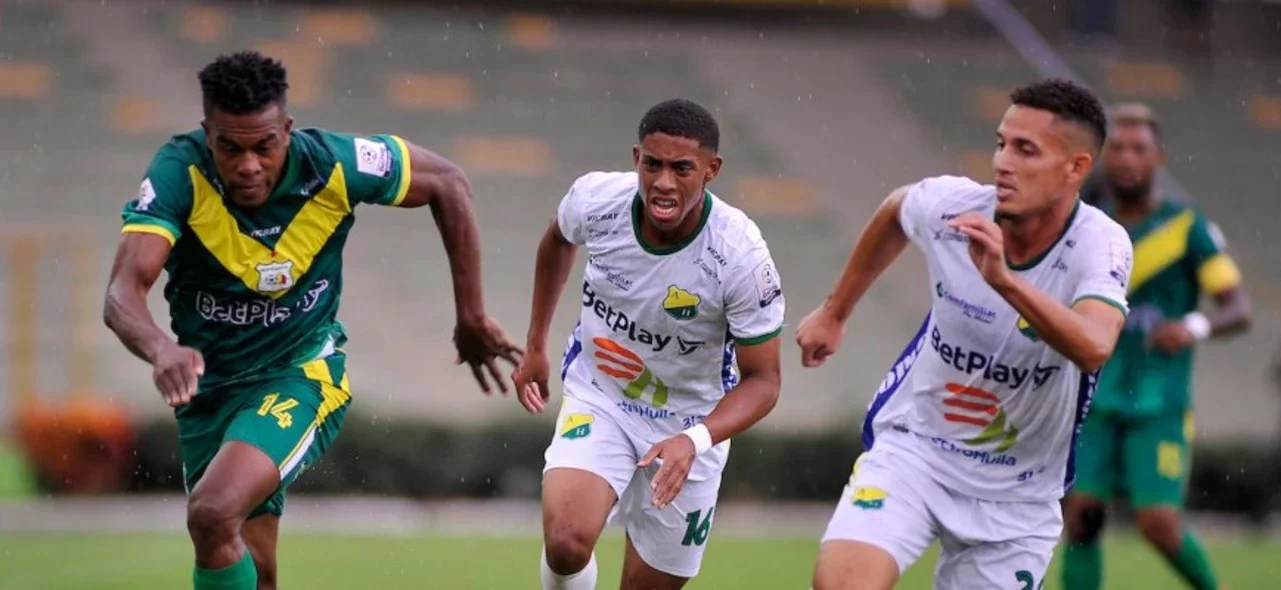 Mira aquí los goles del empate entre Deportes Quindío y Huila. /Foto: VizzorImage - Ricardo Vejarano
