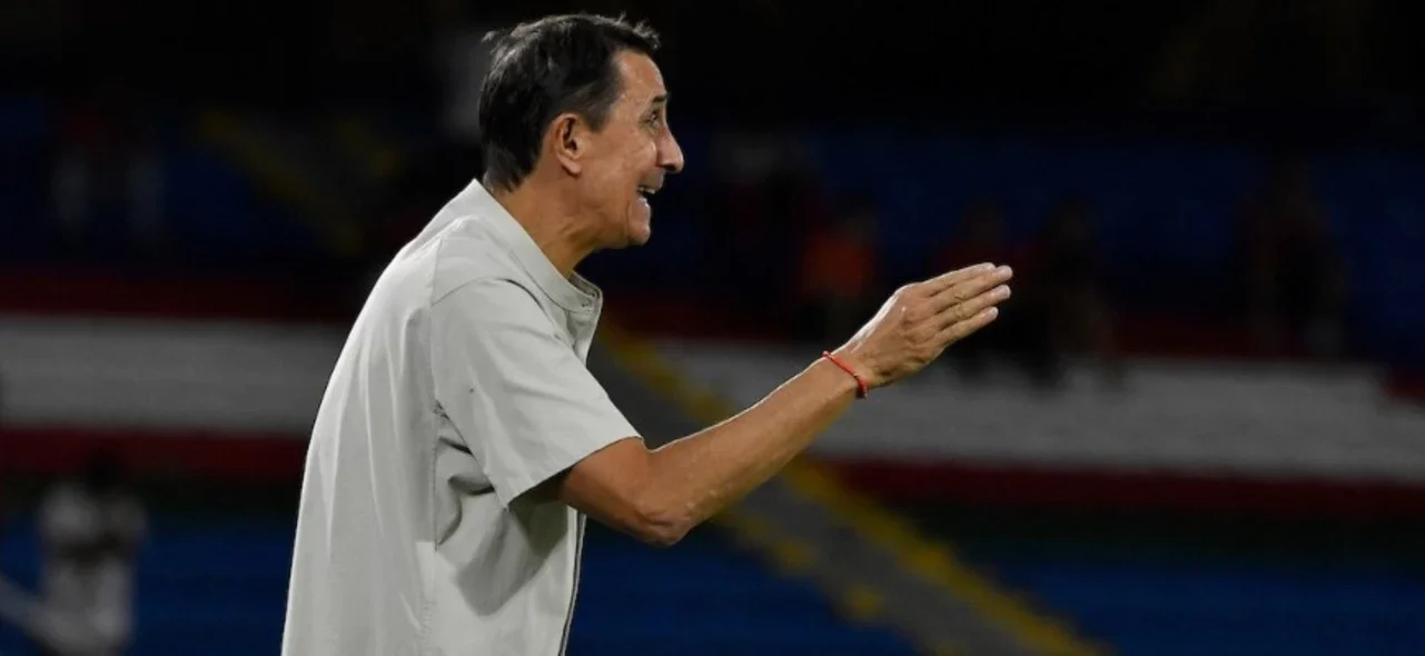 Alexandre Guimaraes, técnico de América | Foto: VizzorImage / Gabriel Aponte