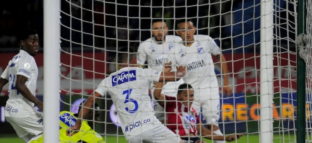 Millonarios ahora está a 3 puntos de lograr la clasificación a los cuadrangulares. / Foto: Vizzorimage.