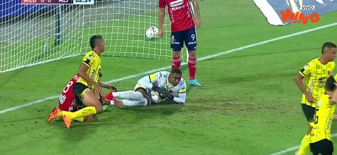 Navarro demostró sus reflejos ante Medellín