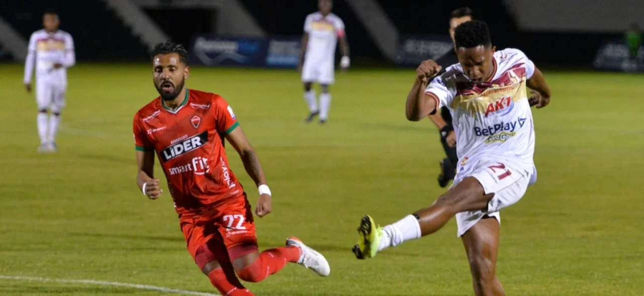 Patriotas empató el juego 1-1 contra Tolima en Tunja. / Foto: VizzorImage - Macgiver Baron