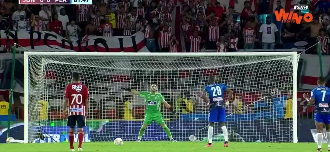 Así fue la atajada de Viera contra Pereira