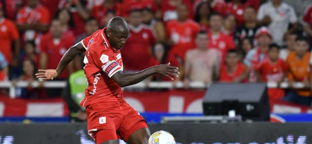 Adrián Ramos. Foto: VizzorImage / Nelson Ríos