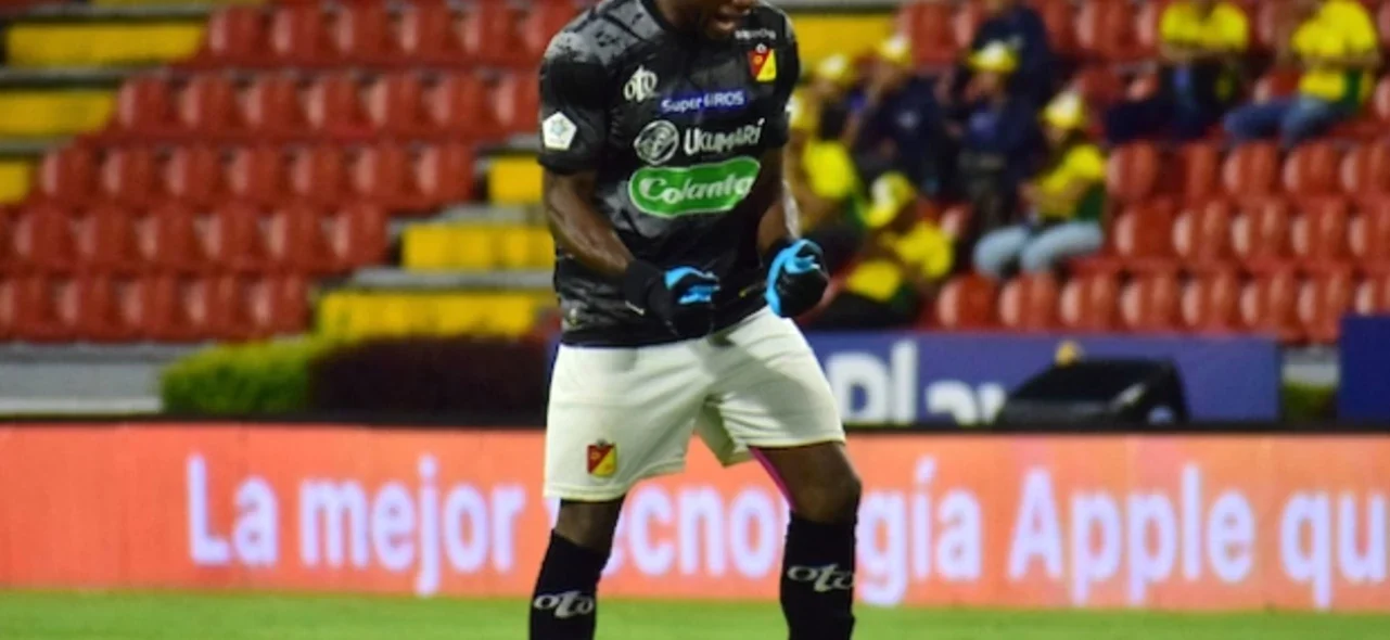 Harlen Castillo, figura de Pereira ante Millonarios. / Foto: VizzorImage - Joan Stiven Orjuela