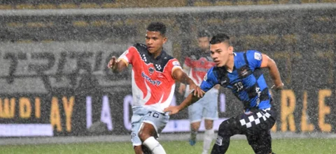 Boyacá Chicó se quedó con los 3 puntos ante Fortaleza. / Foto: Vizzorimage.