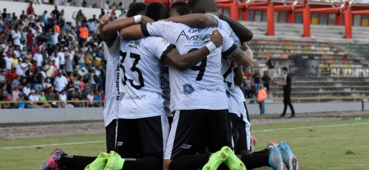 Victoria para Llaneros 2-0 sobre Barranquilla -VizzorImage / David Murillo