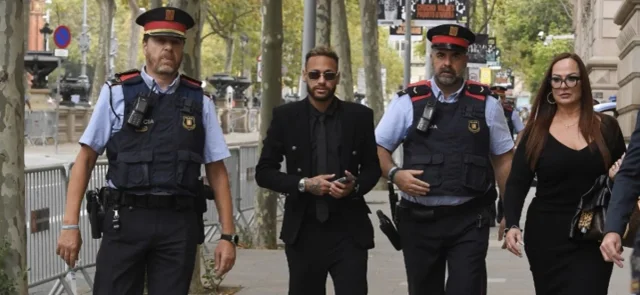 Neymar y su nuevo capítulo con la justicia española. / Foto: AFP.