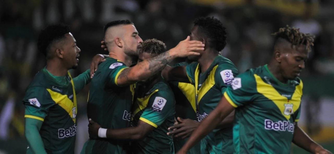 Quindío volvió al triunfo y no quiere dar ventaja en el cuadrangular. / Foto: Vizzorimage.