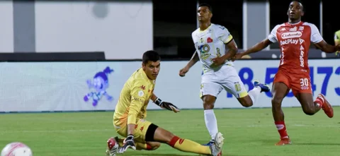 Alianza Petrolera vs. Santa Fe - Foto: VizzorImage/ José Martínez