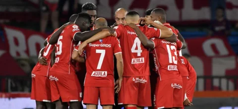 América visita a Alianza Petrolera sin margen de error | Foto: VizzorImage / Gabriel Aponte