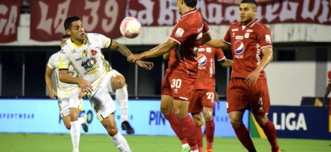 Triunfo de América frente a Alianza Petrolera / VizzorImage