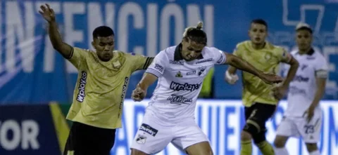 Águilas Doradas salvó un punto en el último suspiro | Foto: VizzorImage / Andres Alvarez