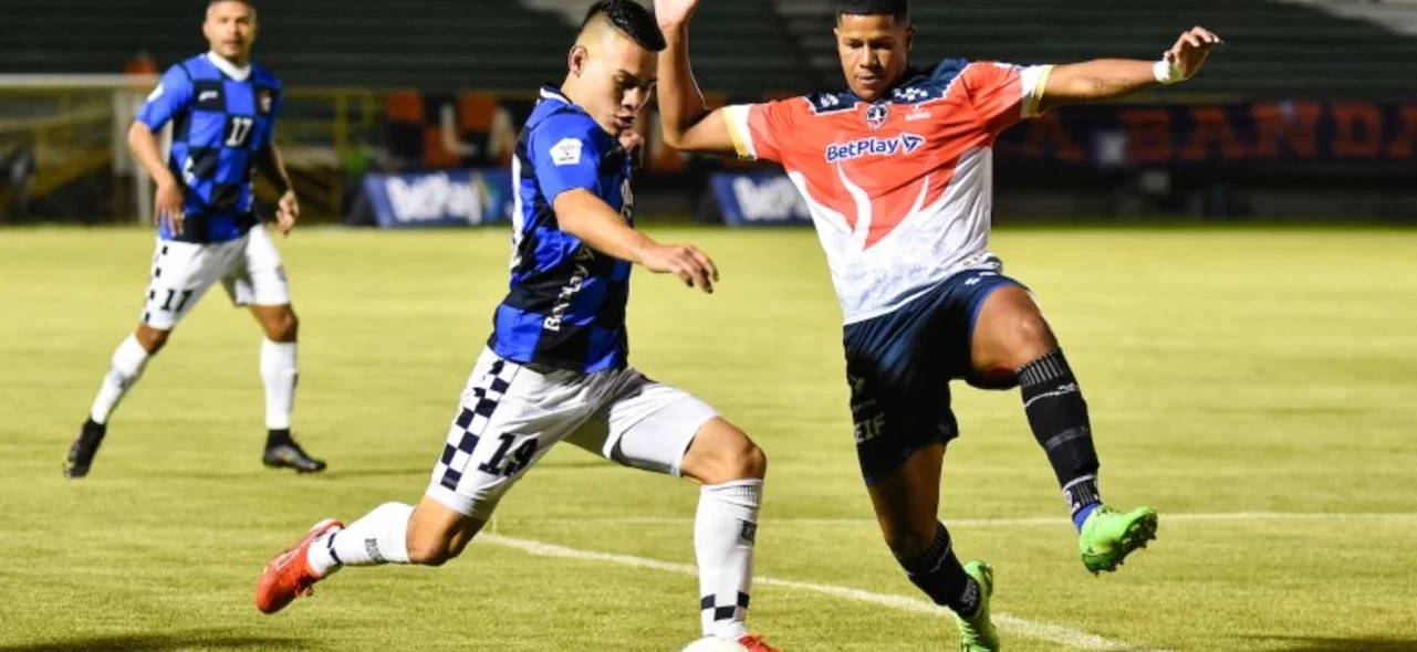 Empate entre Boyacá Chicó y Fortaleza / VizzorImage