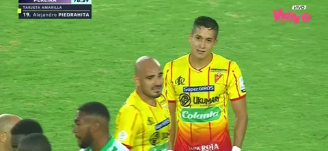 Así fue la expulsión de Piedrahita tras falta sobre Gómez