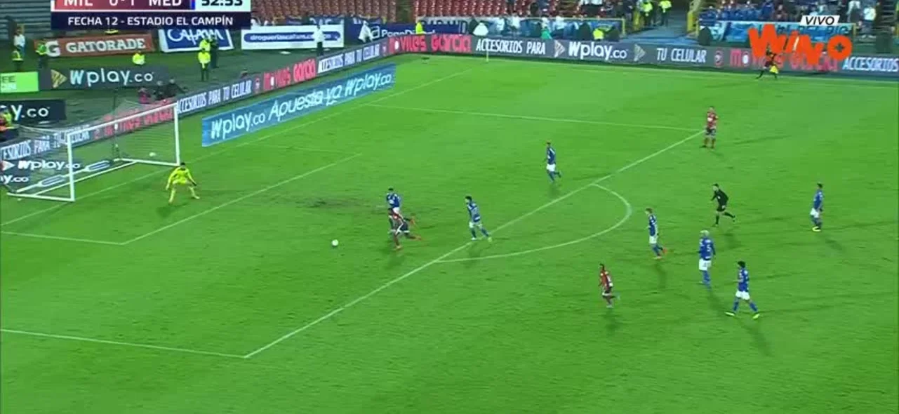 ¡Era gol de Cambindo! El palo le dijo no al jugador de Medellín