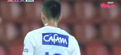 Palo de Daniel Ruiz contra Tolima