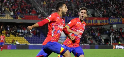 Jeison Medina abrió el marcador | Foto: VizzorImage / Leonardo Castro