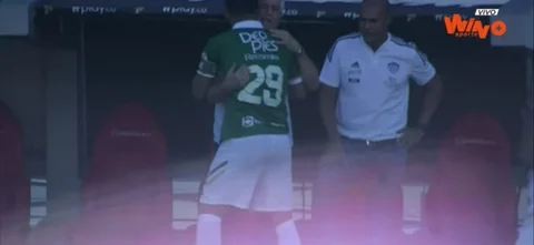 Así fue el saludo de Teófilo Gutiérrez con Julio Comesaña