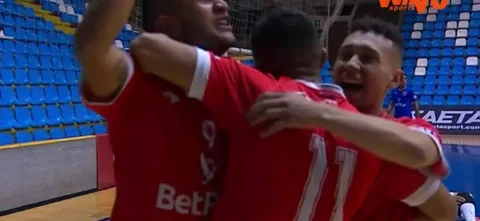 Triunfo de Sport Team frente a Saeta en Futsal