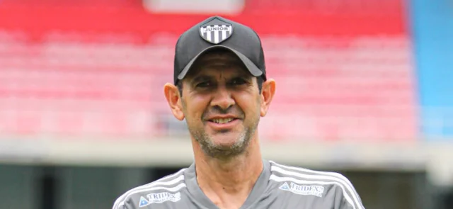 Arturo Reyes asumió la dirección técnica de Junior. / Foto: Junior.