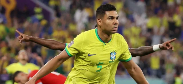 Casemiro no perdonó y le dio el cupo a Brasil a octavos de final. / Foto: fifaworldcup_es