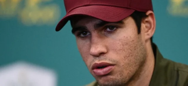arlos Alcaraz anunció su ausencia tras un desgarro muscular. / Foto: AFP.